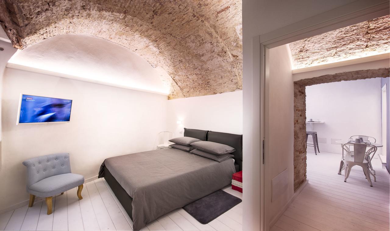 Bianca Dimora Bed & Breakfast กาญารี ภายนอก รูปภาพ