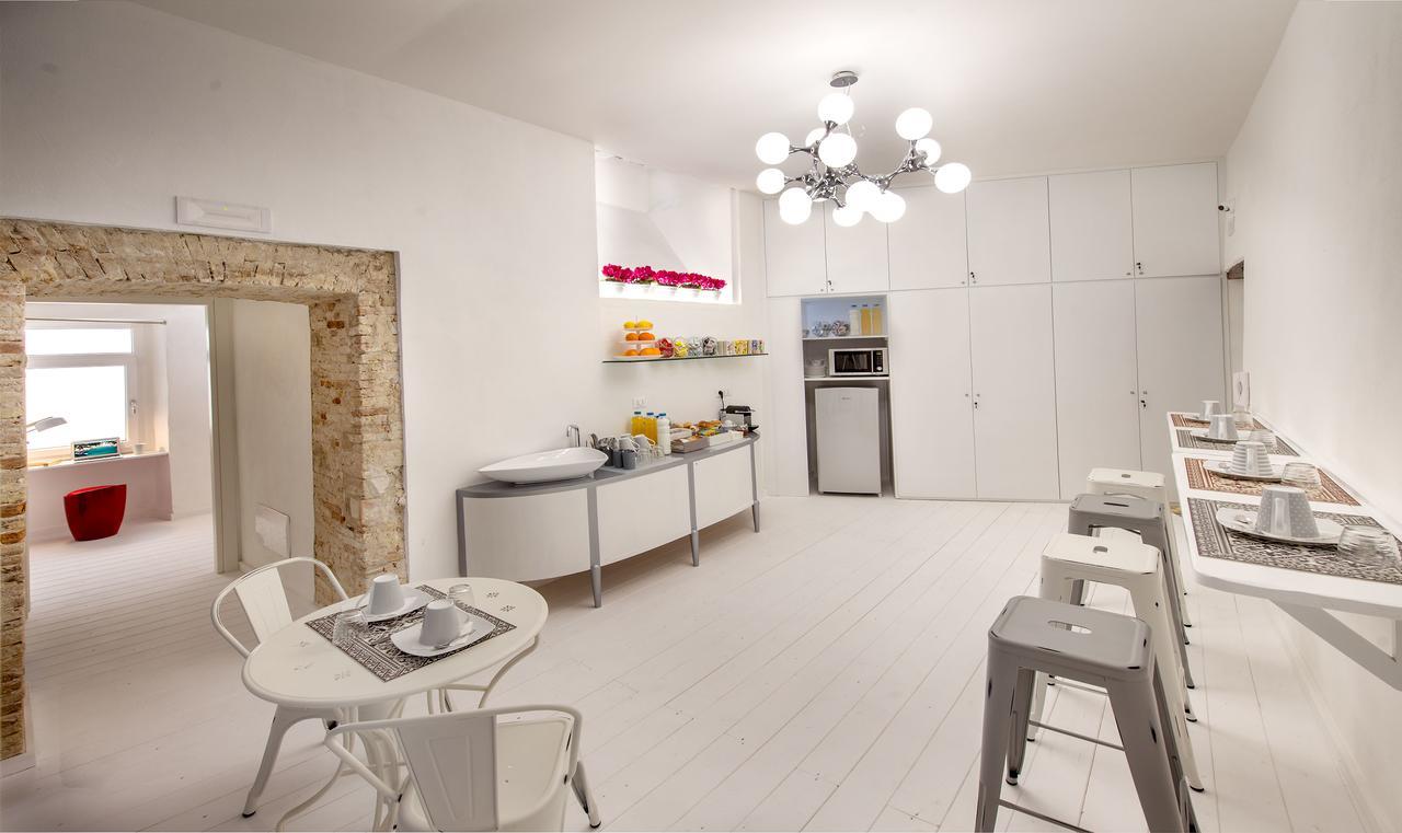 Bianca Dimora Bed & Breakfast กาญารี ภายนอก รูปภาพ
