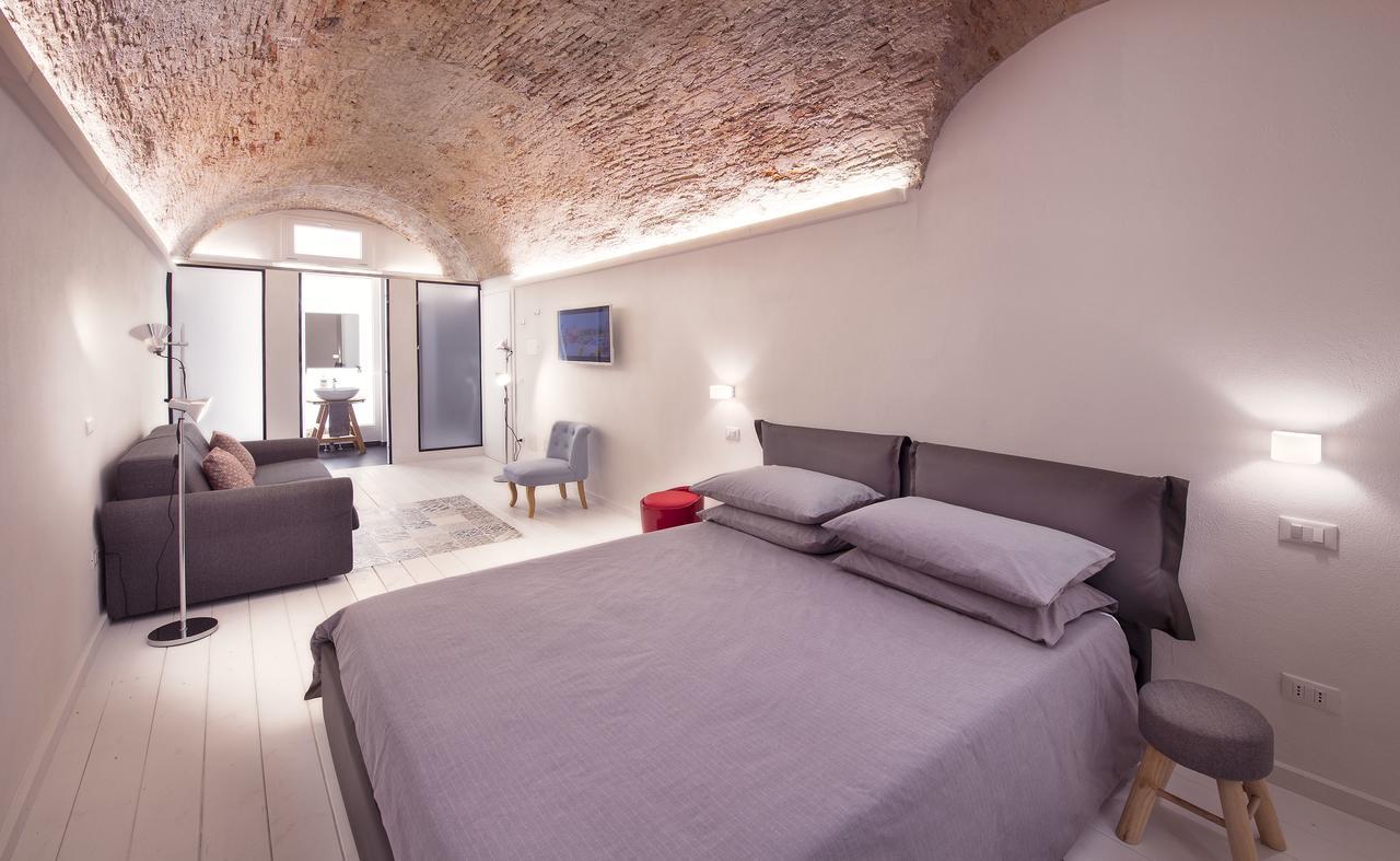 Bianca Dimora Bed & Breakfast กาญารี ภายนอก รูปภาพ